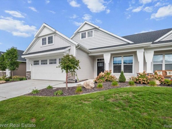 3794 Windsor Ridge Drive NE, Unit 42, Plainfield Township, Mi 49341