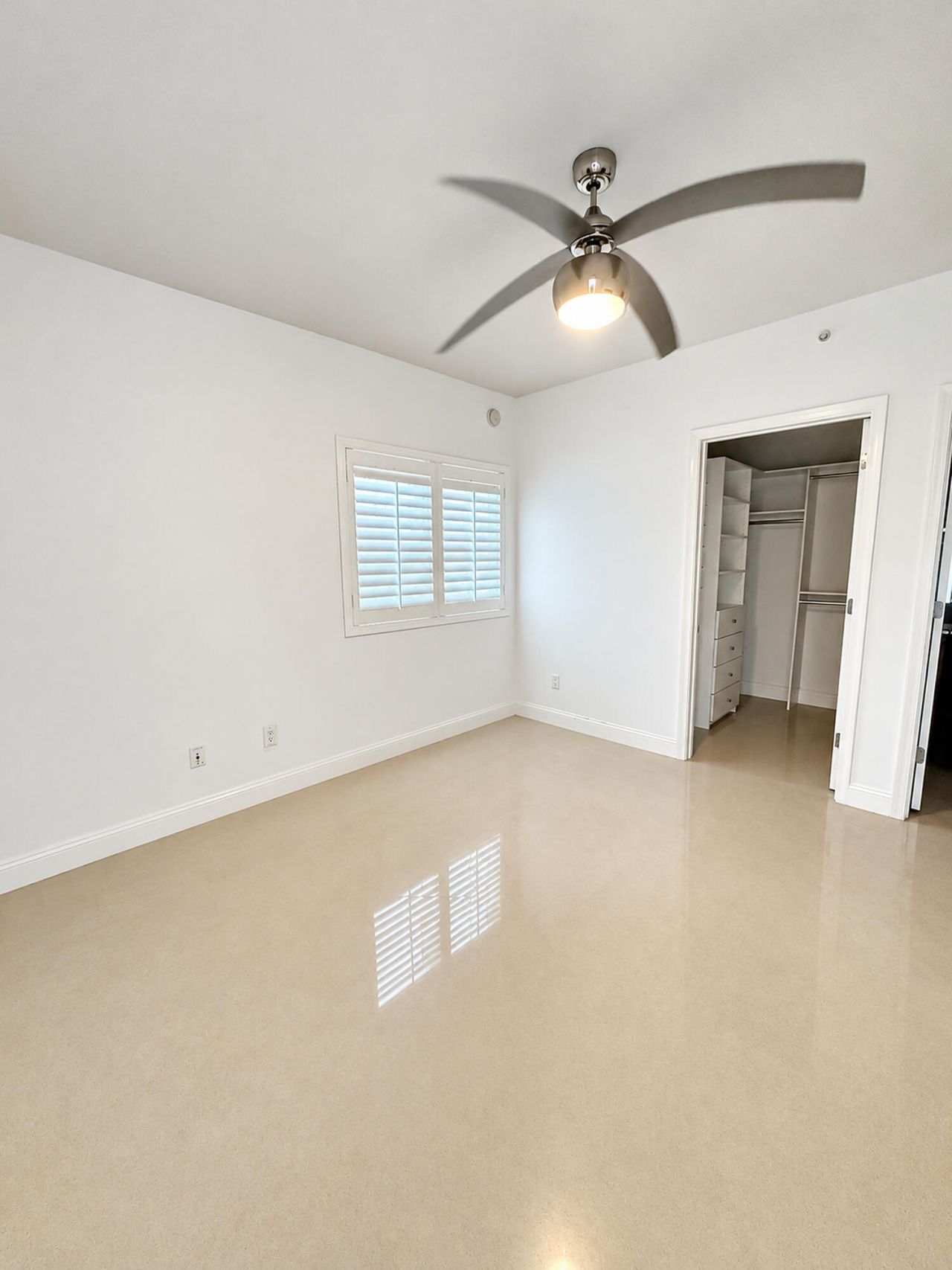 2640 Lake Shore Drive, Unit 1711, Riviera Beach, FL 33404 Photo