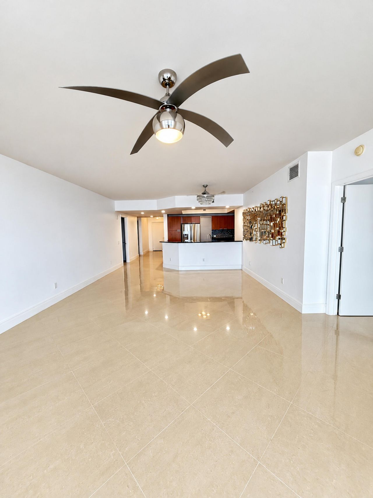 2640 Lake Shore Drive, Unit 1711, Riviera Beach, FL 33404 Photo