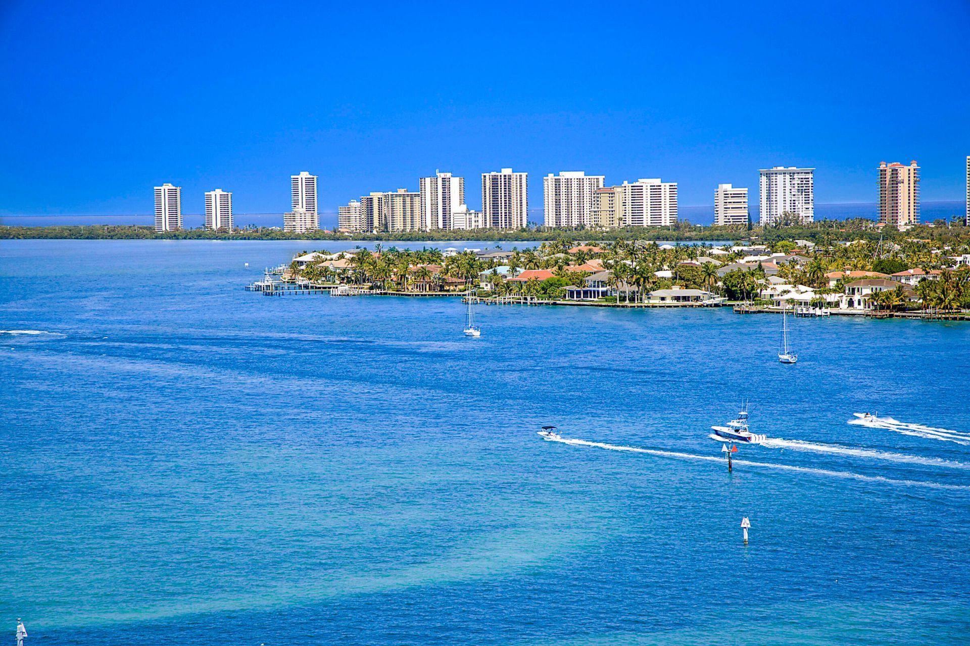 2640 Lake Shore Drive, Unit 1711, Riviera Beach, FL 33404 Photo