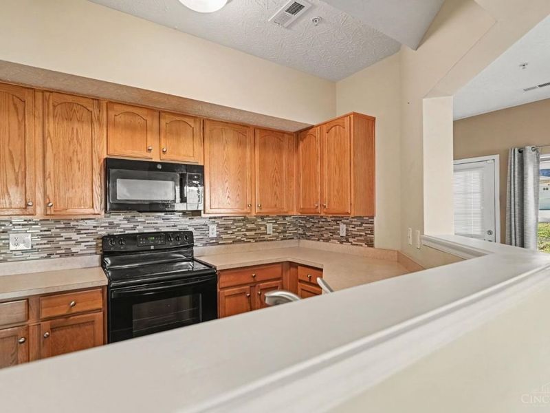 956 Crossing Pointe, Springfield Township, OH 45231 Photo 10