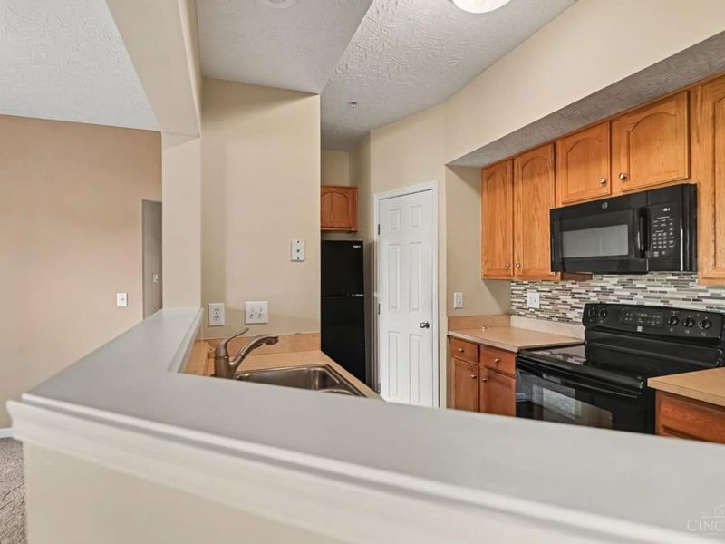 956 Crossing Pointe, Springfield Township, OH 45231 Photo 11