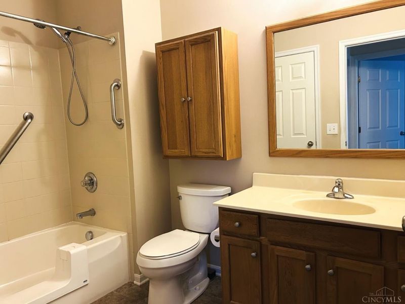 956 Crossing Pointe, Springfield Township, OH 45231 Photo 13