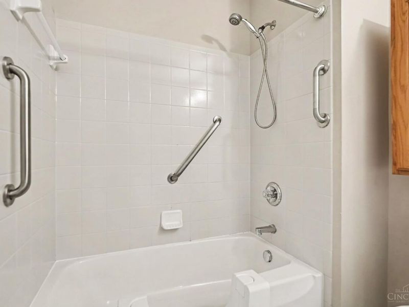 956 Crossing Pointe, Springfield Township, OH 45231 Photo 14
