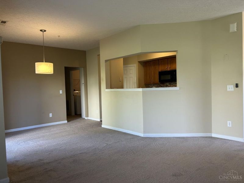 956 Crossing Pointe, Springfield Township, OH 45231 Photo 6