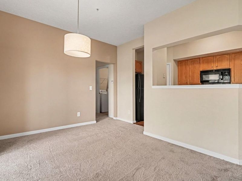 956 Crossing Pointe, Springfield Township, OH 45231 Photo 7