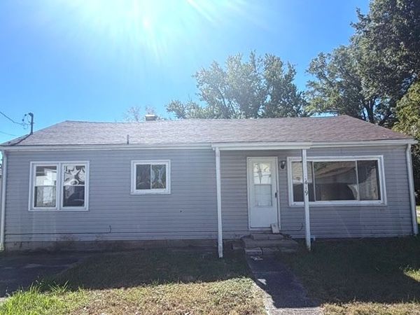 419 W HICKORY Street , Carbondale, IL 62901