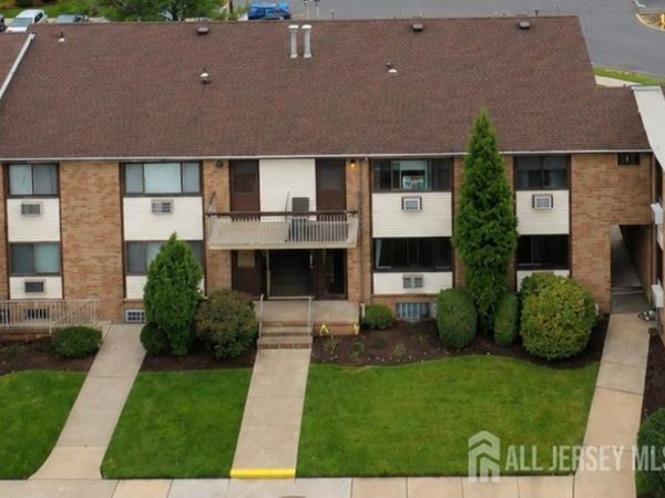 713 Cricket Lane, Woodbridge, NJ 07095