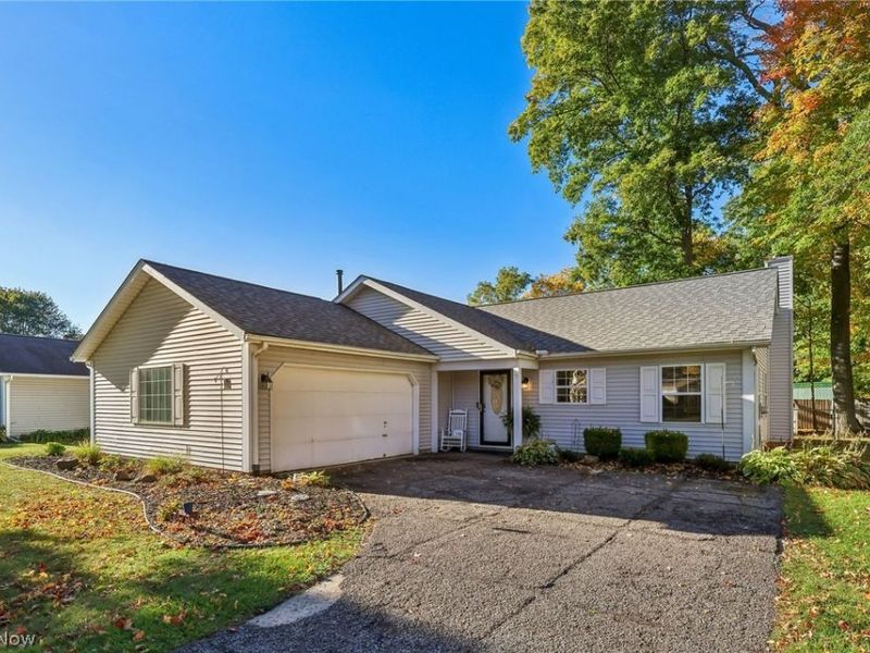 638 Sunset Drive, Madison, OH 44057 Photo 1