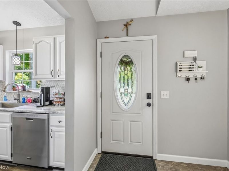 638 Sunset Drive, Madison, OH 44057 Photo 5
