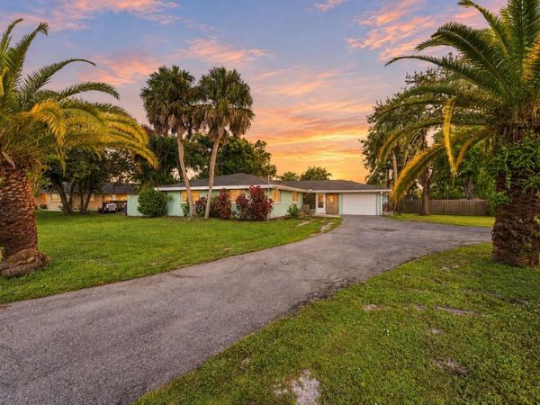 5105 W COUNTRY CLUB DRIVE , SARASOTA, FL 34243