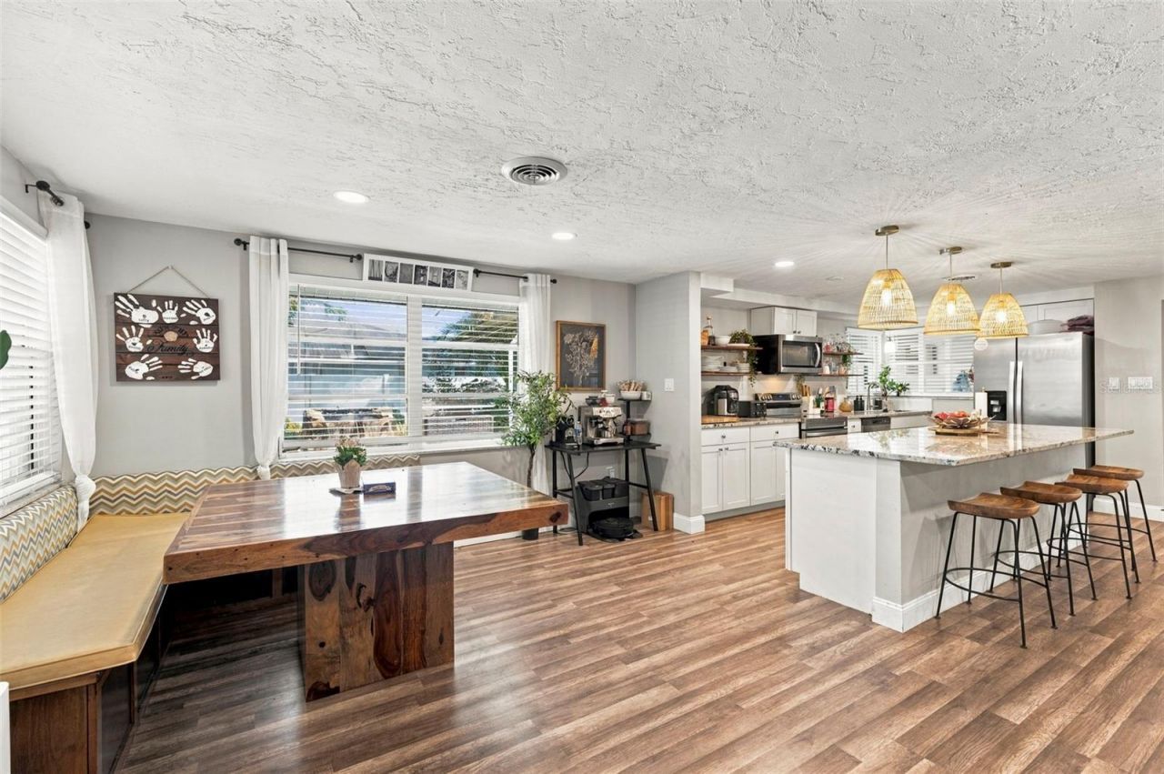 5105 W Country Club Drive , Sarasota, FL 34243 Photo