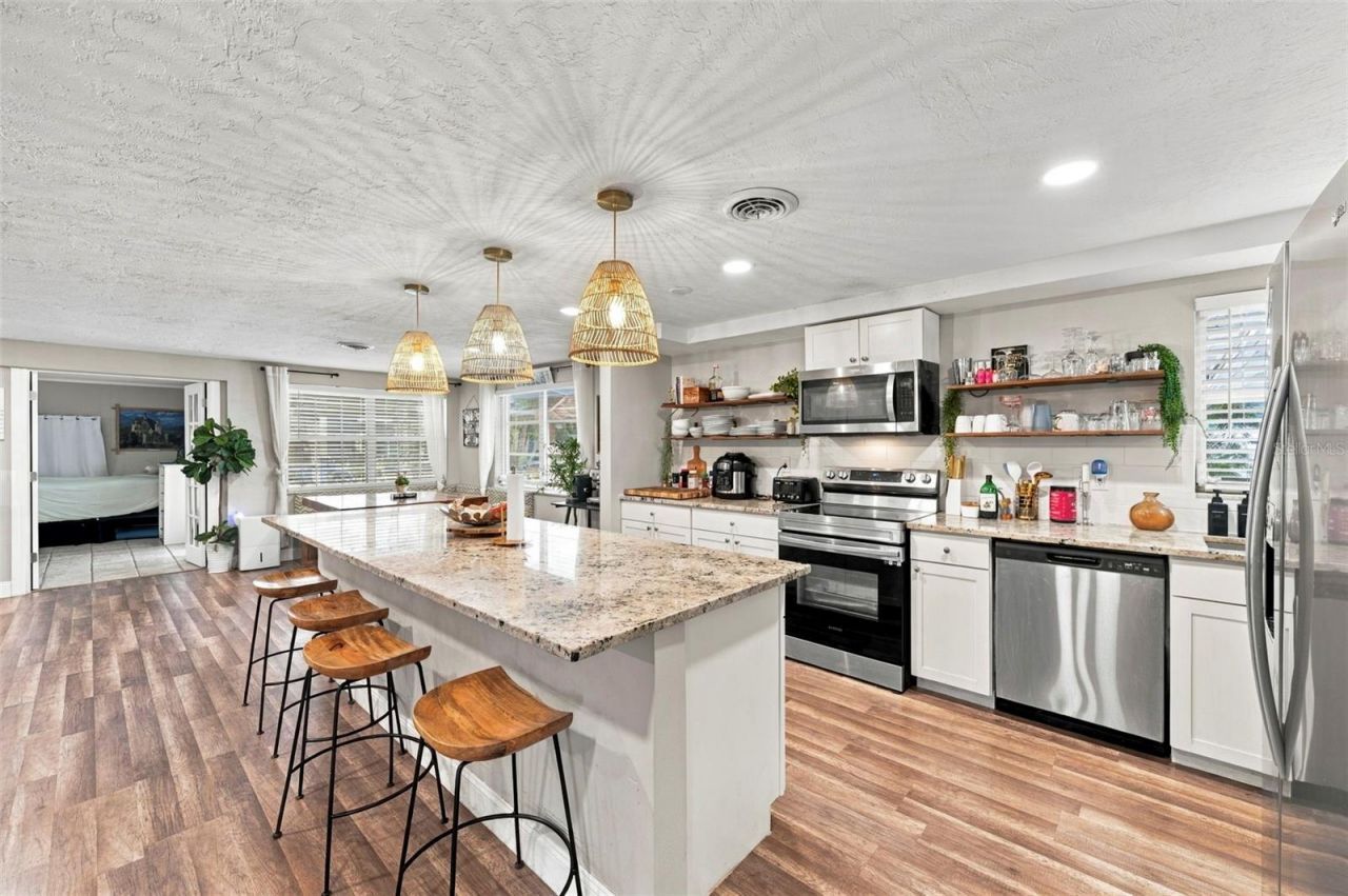 5105 W Country Club Drive , Sarasota, FL 34243 Photo