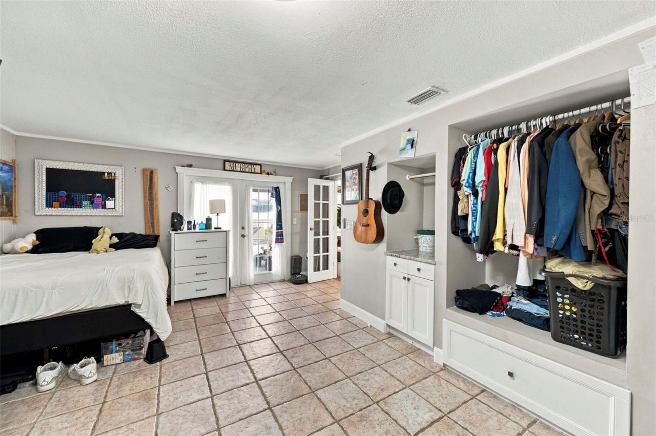 5105 W Country Club Drive , Sarasota, FL 34243 Photo