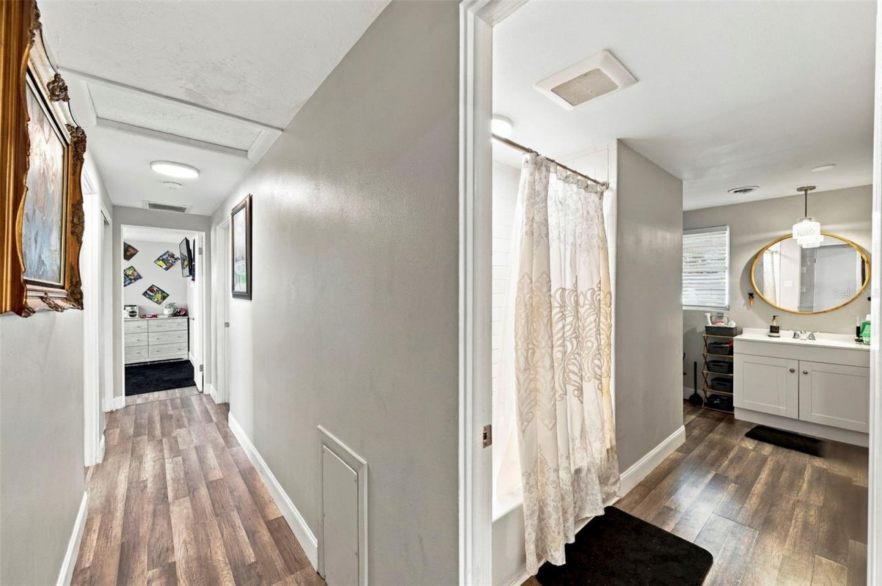 5105 W Country Club Drive , Sarasota, FL 34243 Photo