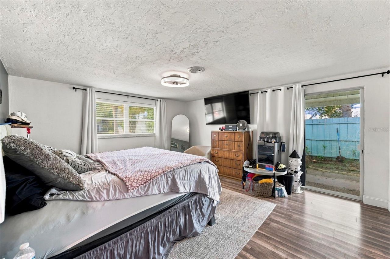 5105 W Country Club Drive , Sarasota, FL 34243 Photo