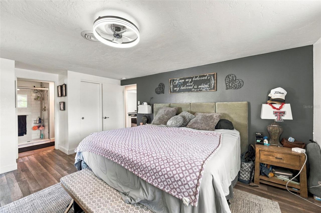 5105 W Country Club Drive , Sarasota, FL 34243 Photo