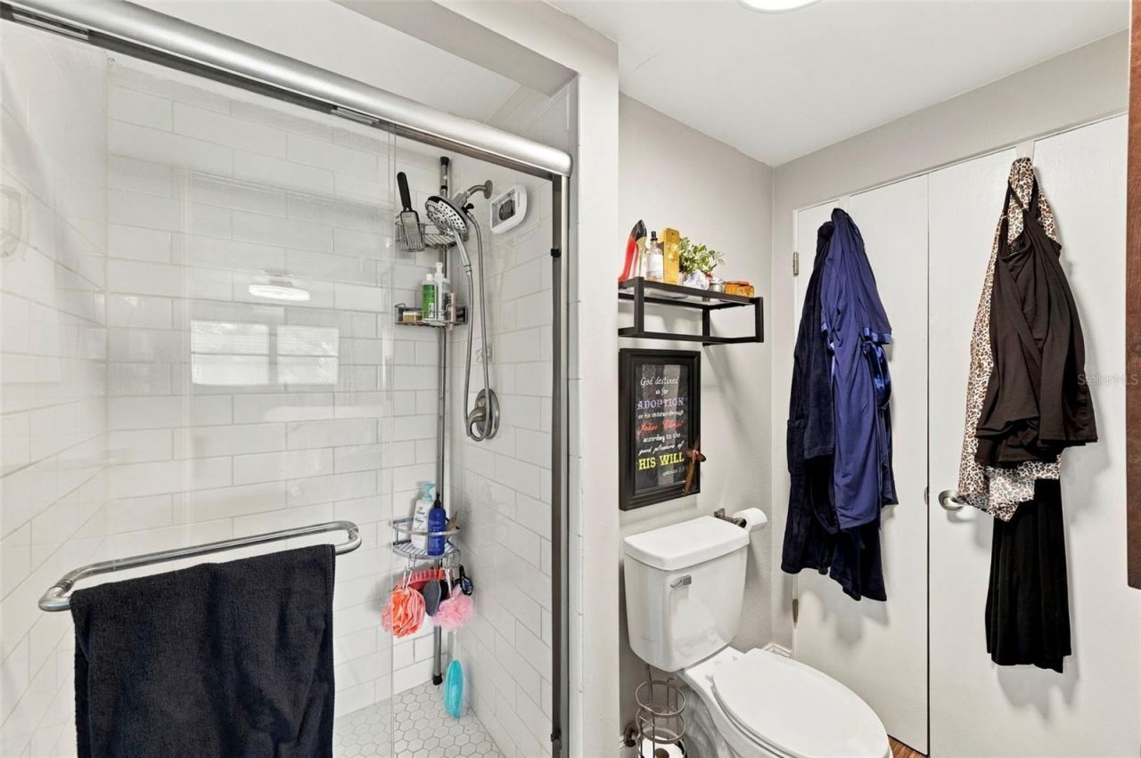 5105 W Country Club Drive , Sarasota, FL 34243 Photo