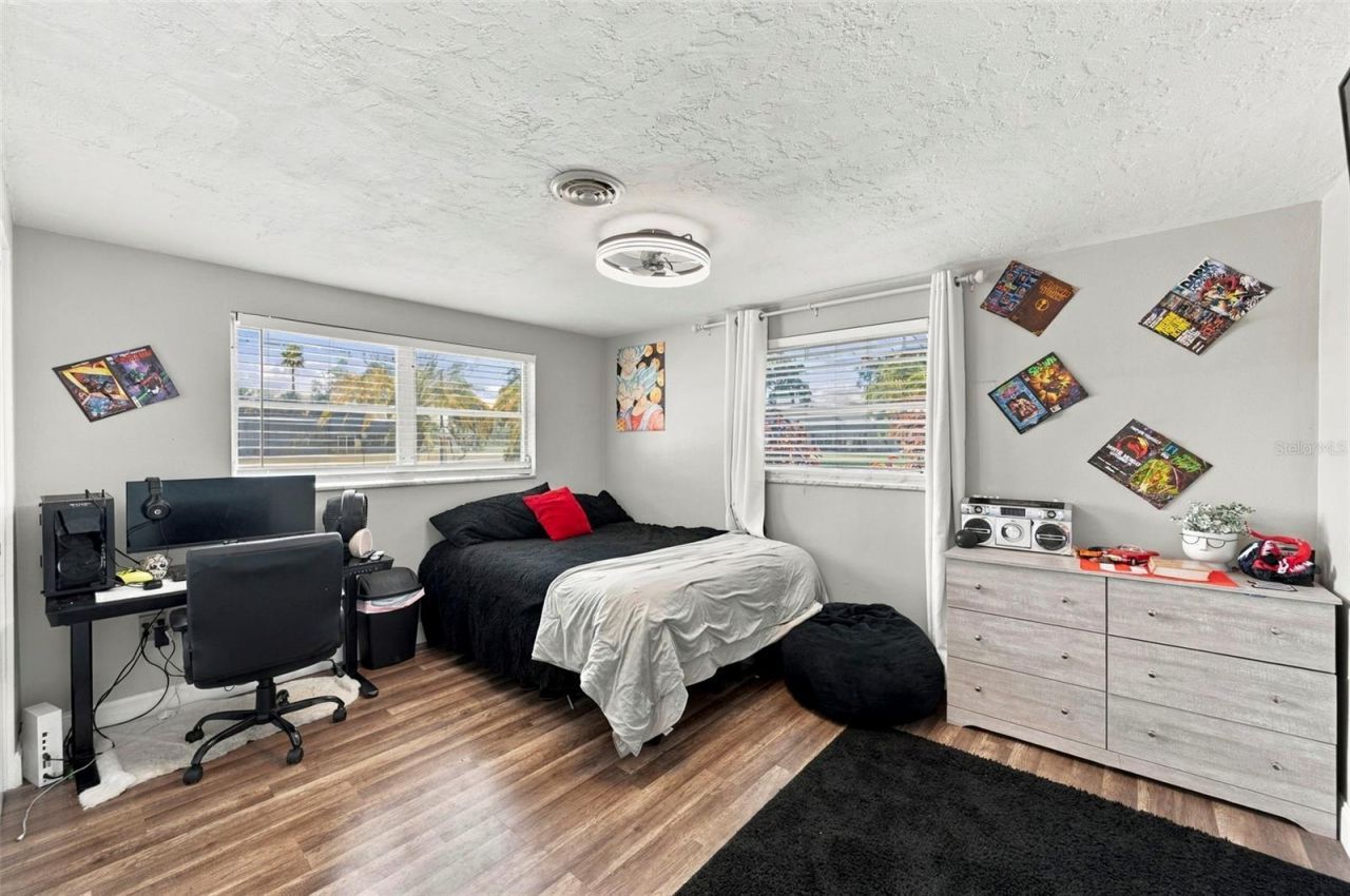 5105 W Country Club Drive , Sarasota, FL 34243 Photo