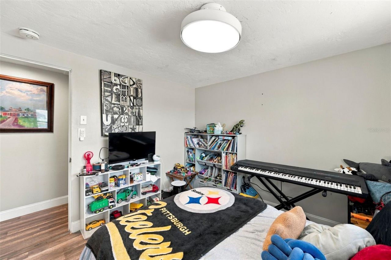 5105 W Country Club Drive , Sarasota, FL 34243 Photo