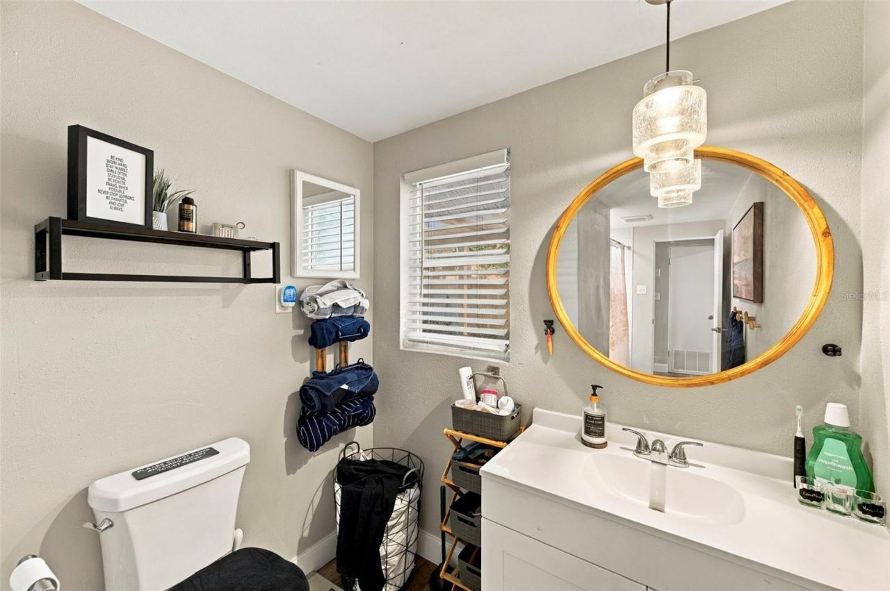 5105 W Country Club Drive , Sarasota, FL 34243 Photo