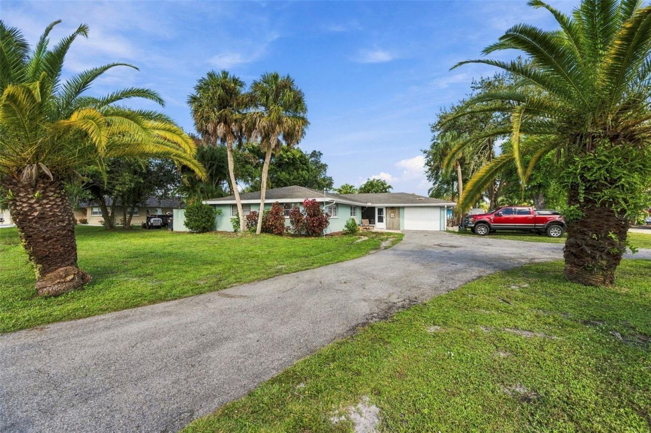 5105 W Country Club Drive , Sarasota, FL 34243 Photo