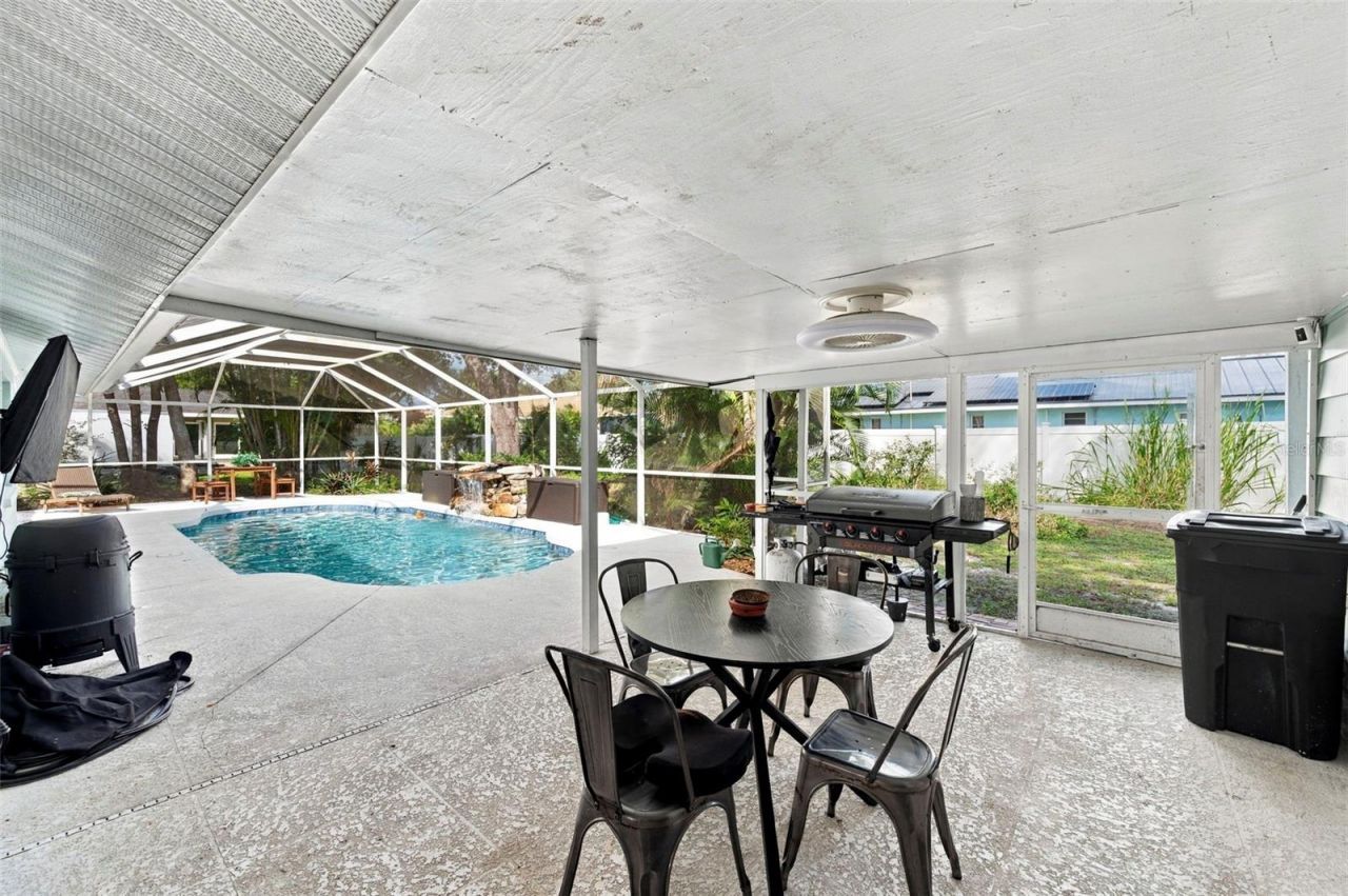 5105 W Country Club Drive , Sarasota, FL 34243 Photo