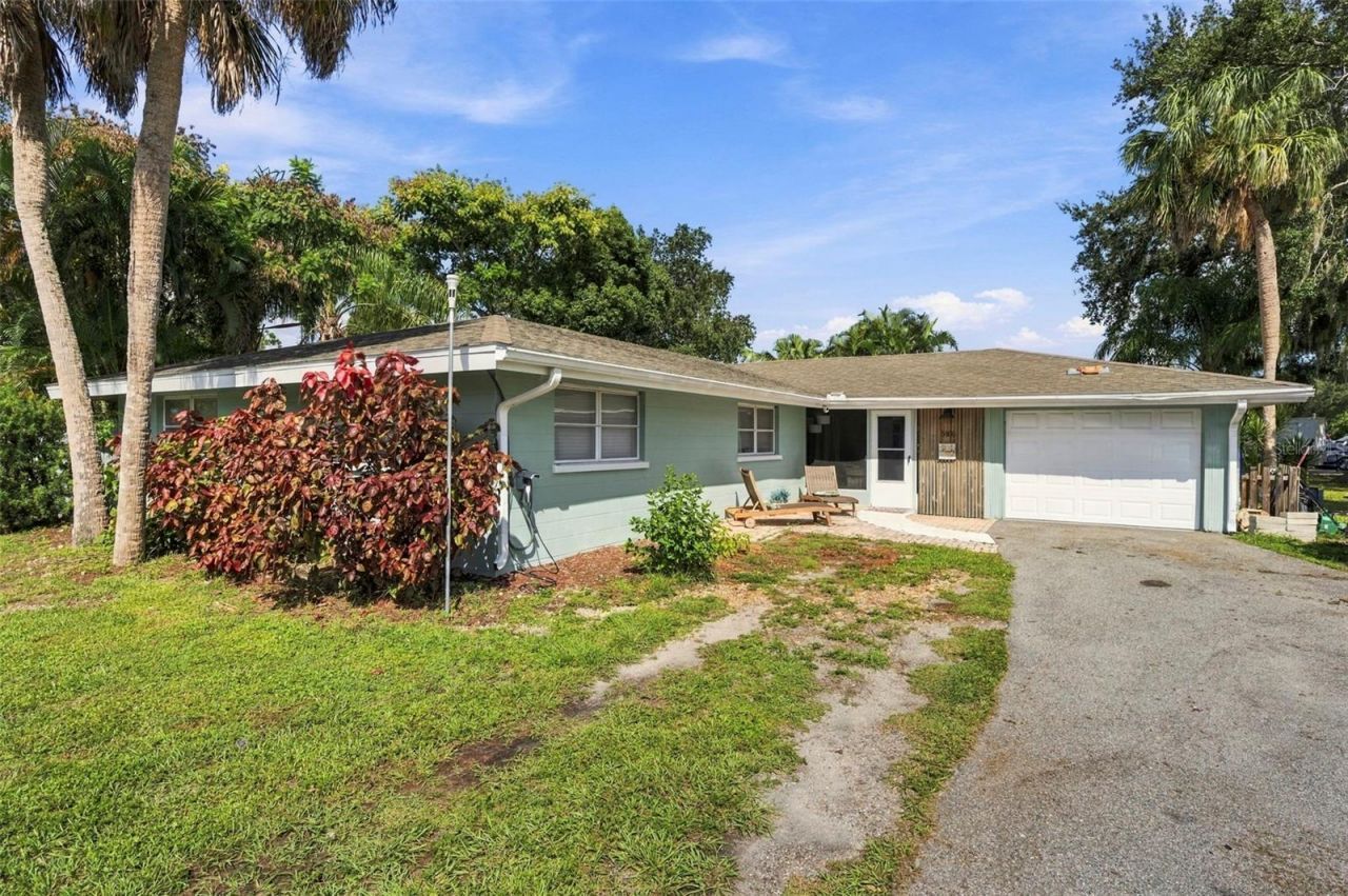 5105 W Country Club Drive , Sarasota, FL 34243 Photo