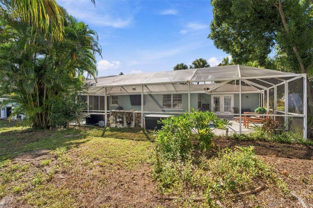 5105 W Country Club Drive , Sarasota, FL 34243 Photo
