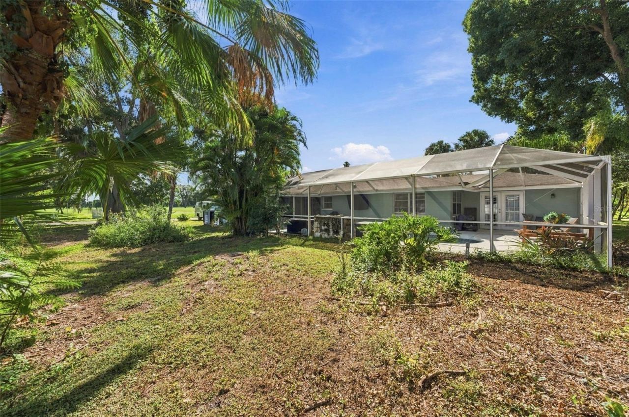 5105 W Country Club Drive , Sarasota, FL 34243 Photo