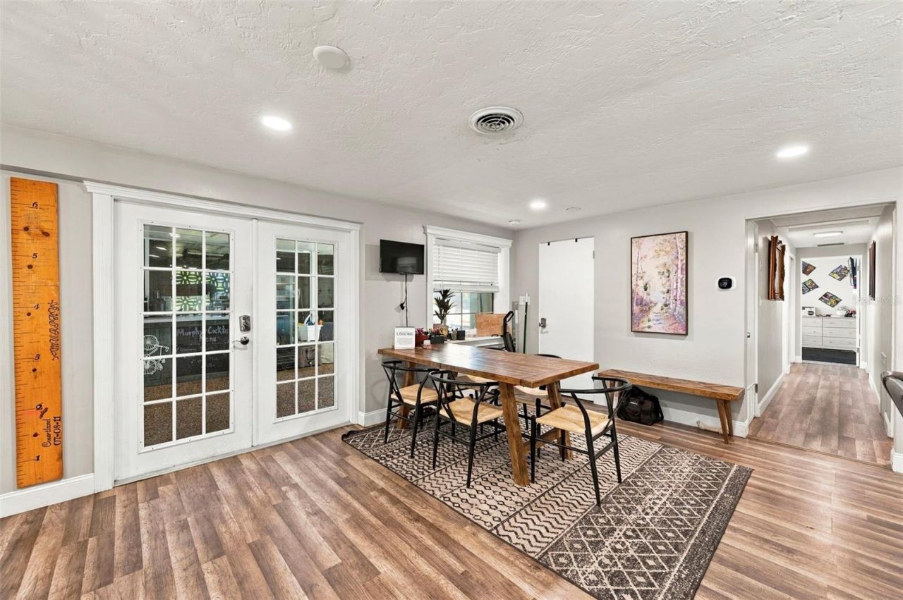 5105 W Country Club Drive , Sarasota, FL 34243 Photo