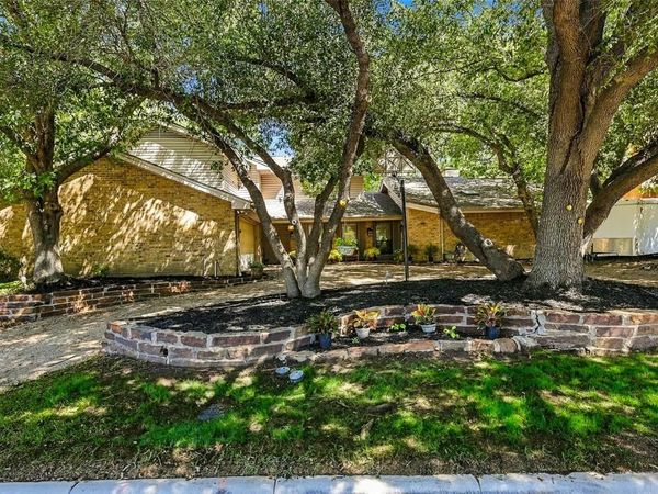 707 Findlay Drive, Arlington, TX 76012