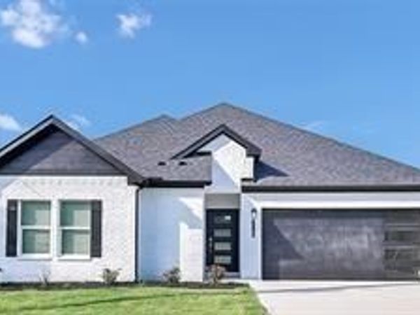 108 OAKDALE Road , Trinidad, TX 75163