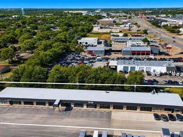 8331 Camp Bowie West , Fort Worth, TX 76116