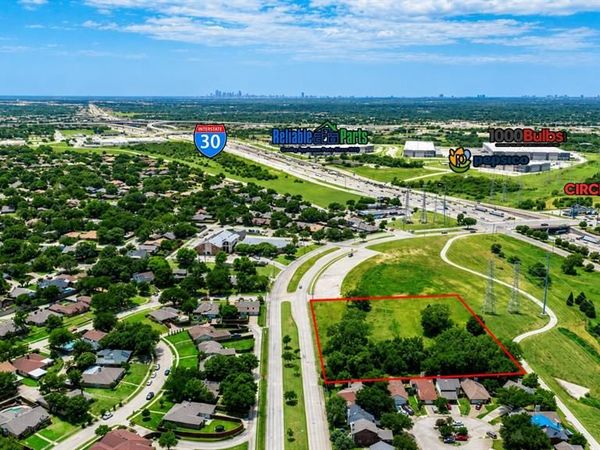 955 Northwest Drive , Mesquite, TX 75150