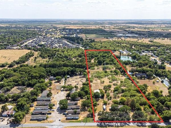 2715 NW Main Street , Ennis, TX 75119