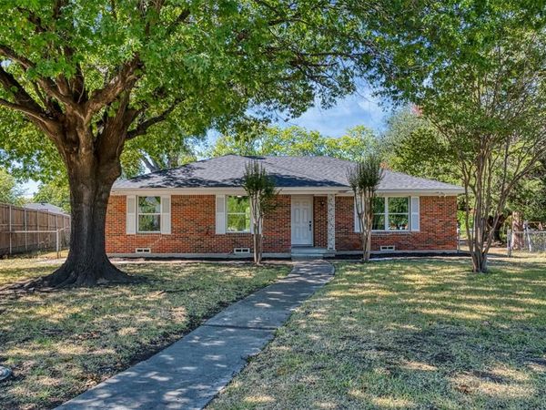 1522 Gillette Circle , Dallas, TX 75217