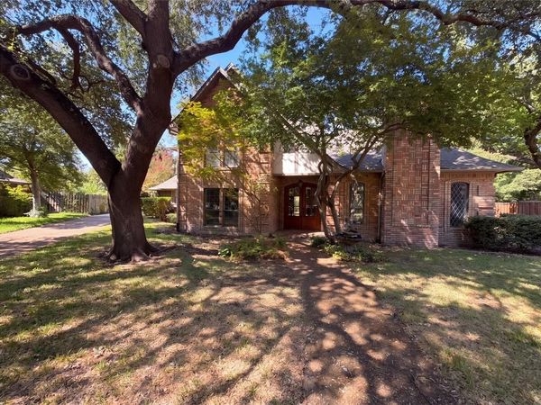 2913 Bedfordshire Lane , Plano, TX 75075