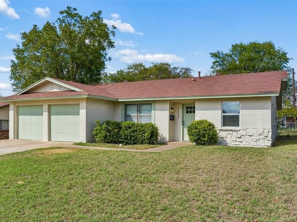 7337 Broken Tree Trail , Dallas, TX 75232