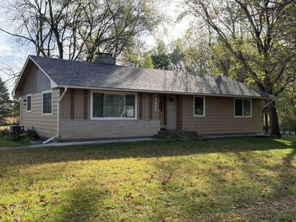 921 S Meadow Road , Litchfield, MN 55355