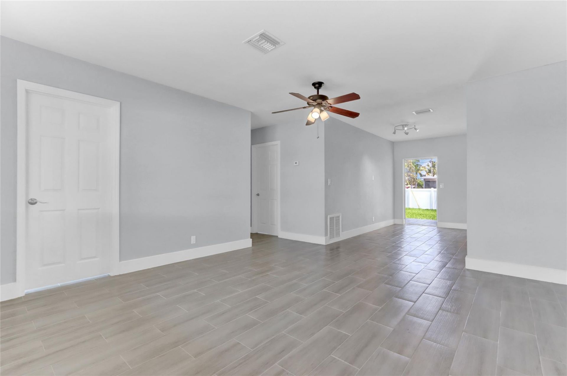 2822 N Dixie Highway, Boca Raton, FL 33431 Photo