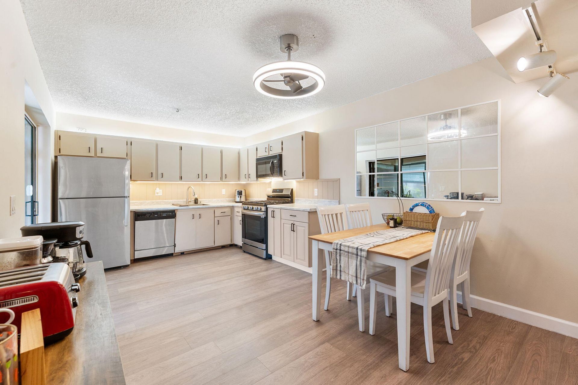 2185 White Pine Circle, Unit C, Greenacres, FL 33415 Photo