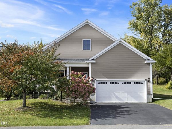 97 Waverly Circle, Watervliet, NY 12189
