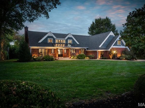 12525 Darien Drive, Town and Country, MO 63141