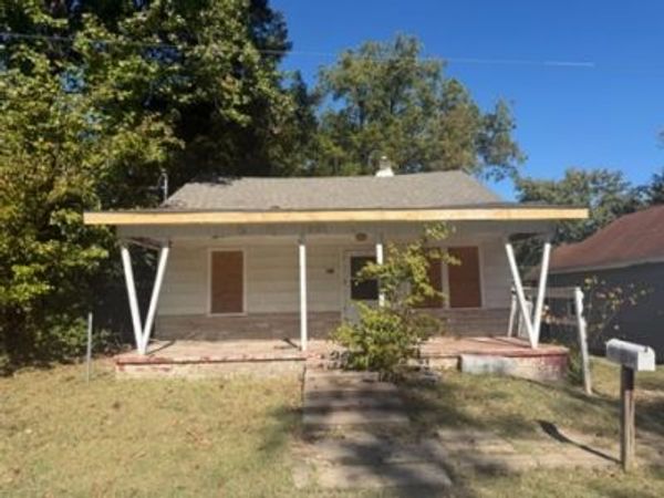 510 W Kennicott Street , Carbondale, IL 62901