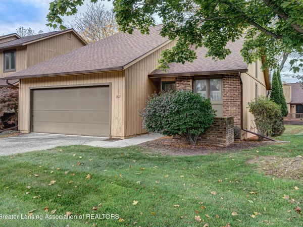 1617 Willow Creek Drive, Lansing, MI 48917
