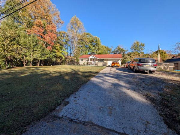 3909 E Parkway , Gatlinburg, TN 37738