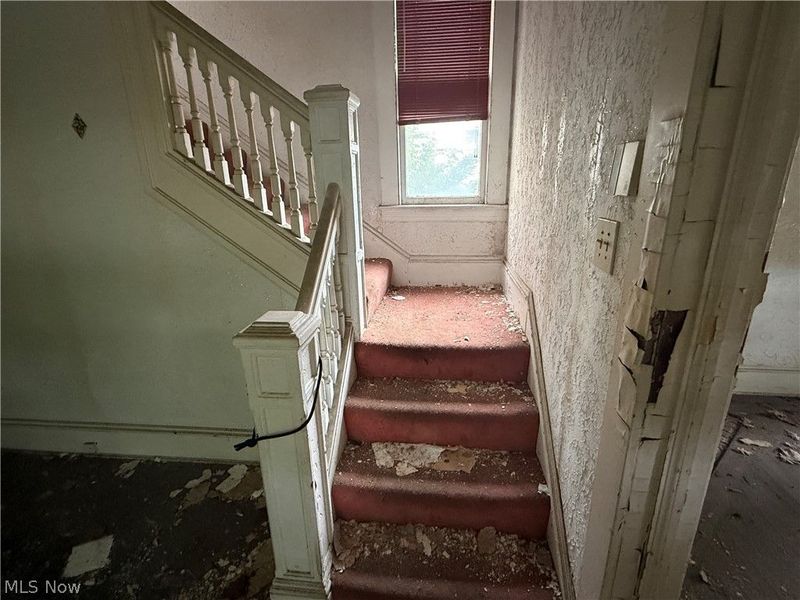 1274 E 100th Street, Cleveland, OH 44108 Photo 11