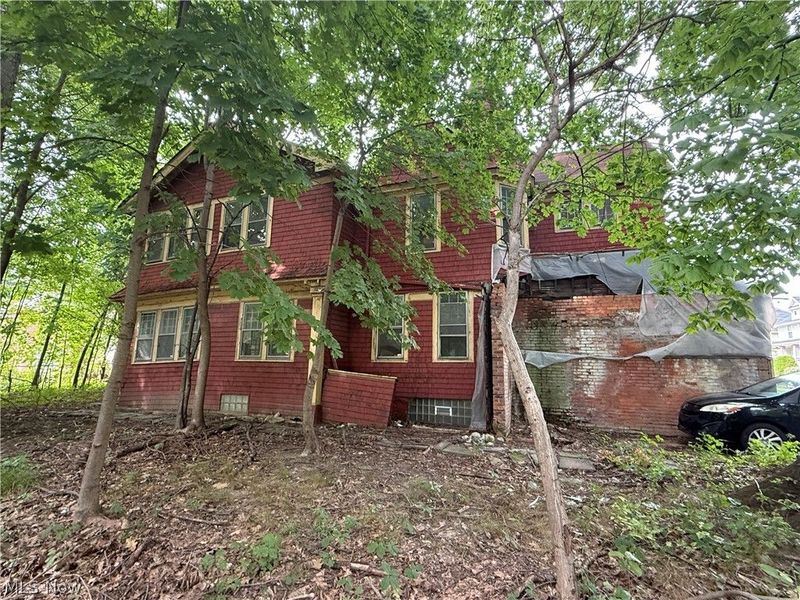 1274 E 100th Street, Cleveland, OH 44108 Photo 5