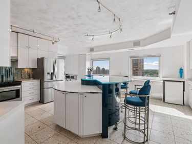 1225 Lasalle Avenue, Unit 2307, Minneapolis, MN 55403